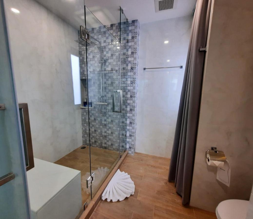 Grand Deluxe Doppelzimmer mit Badewanne