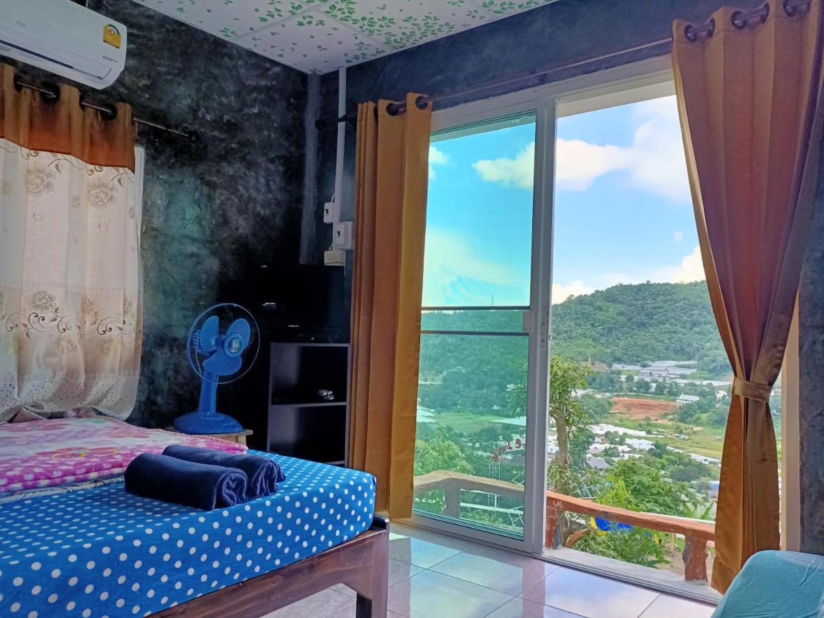Chambre Triple – Vue sur Montagne