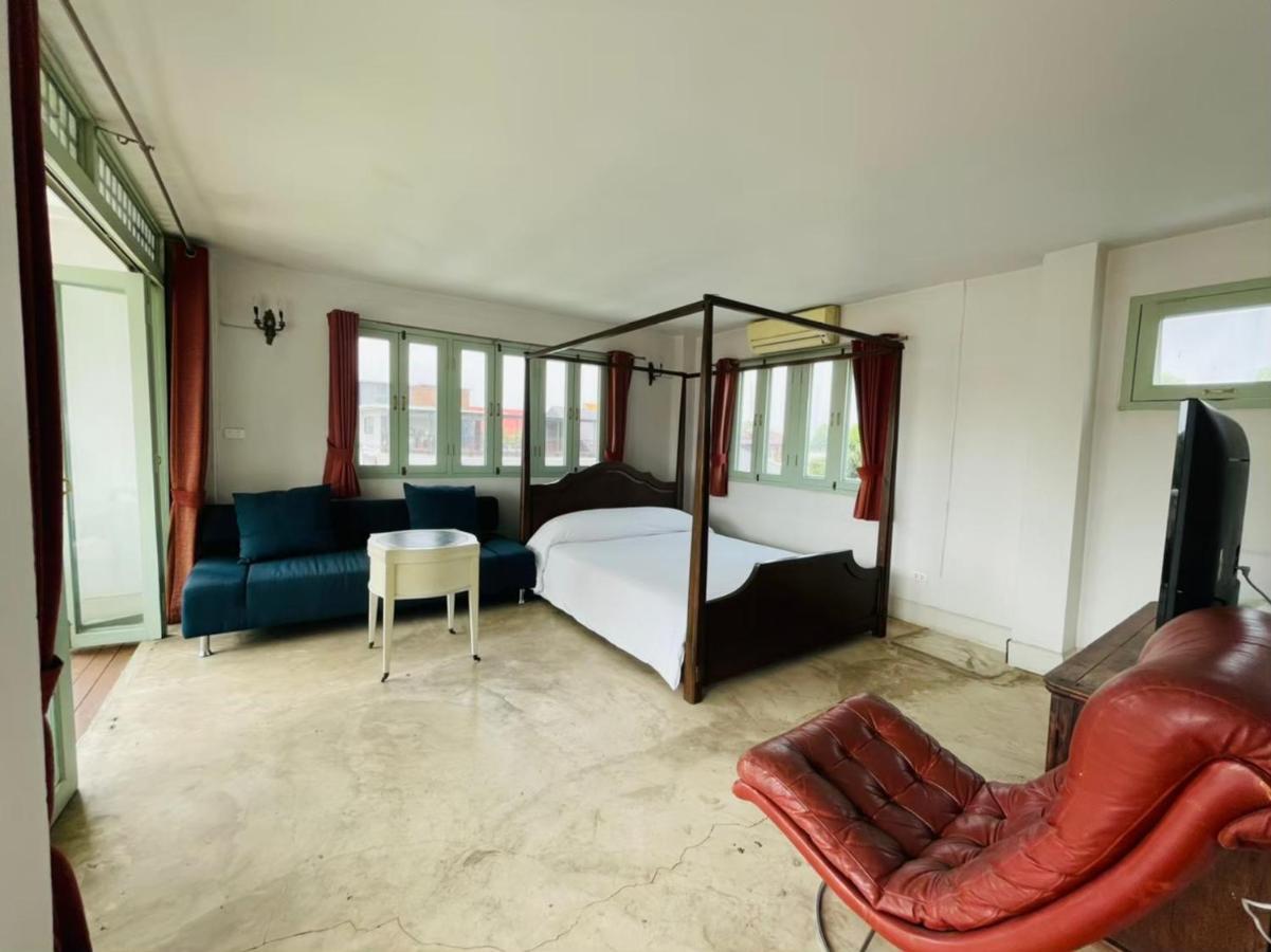Signature Top-Floor Mountain View Balcony Room