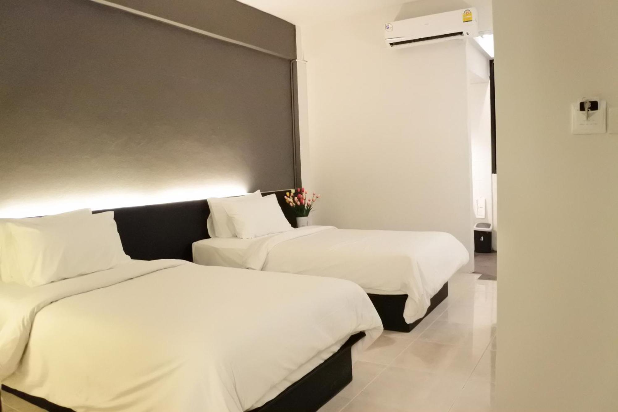 Standard Twin Room,1279570633:JPEG