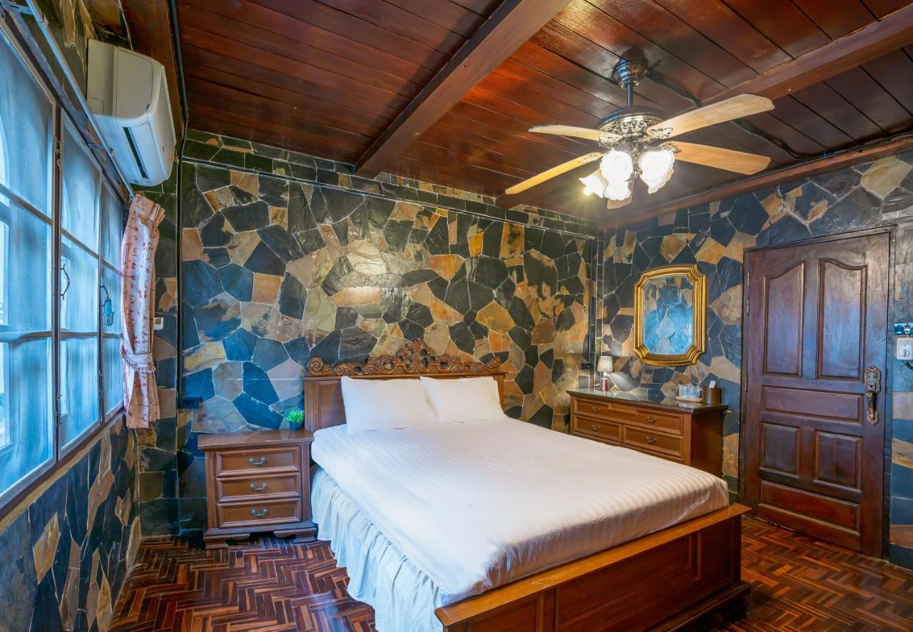 Queen Room with Balcony