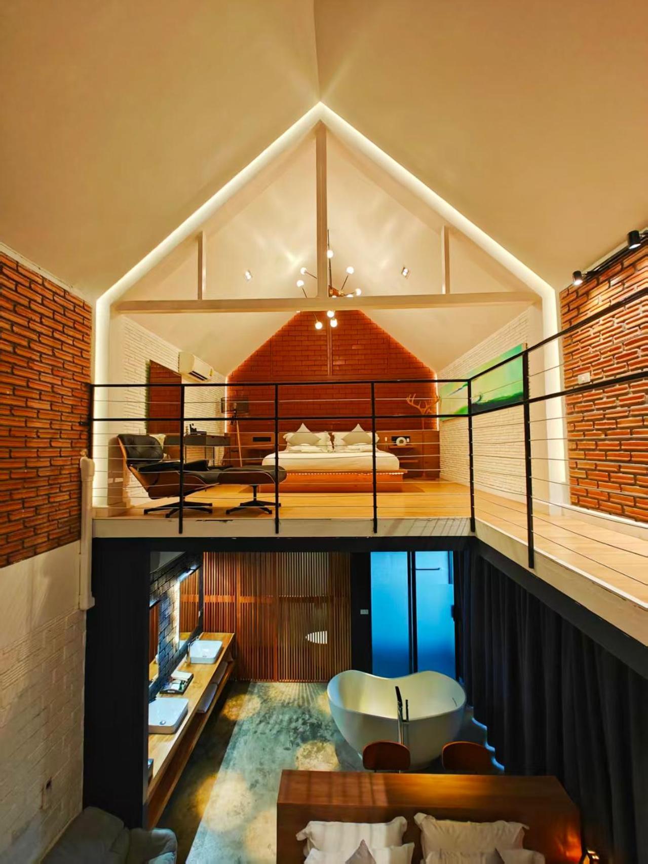Suite met Kingsize Bed en Balkon