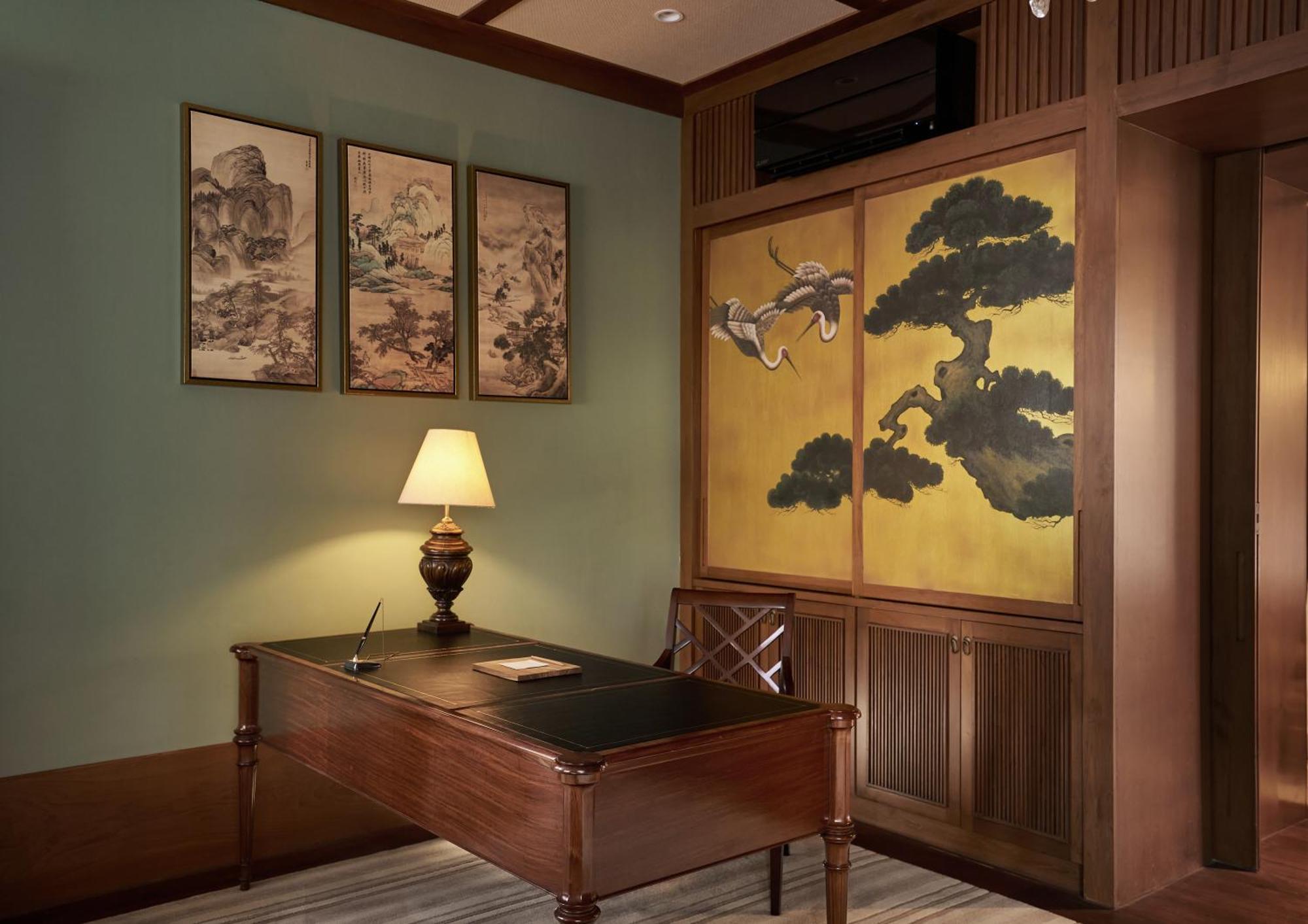 One-Bedroom Emperor Suite - Adult Only