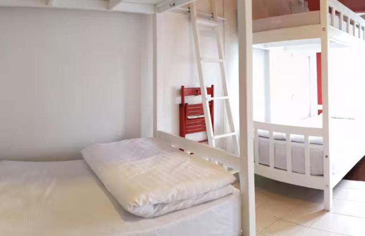 Bett im gemischten 6-Bett-Schlafsaal