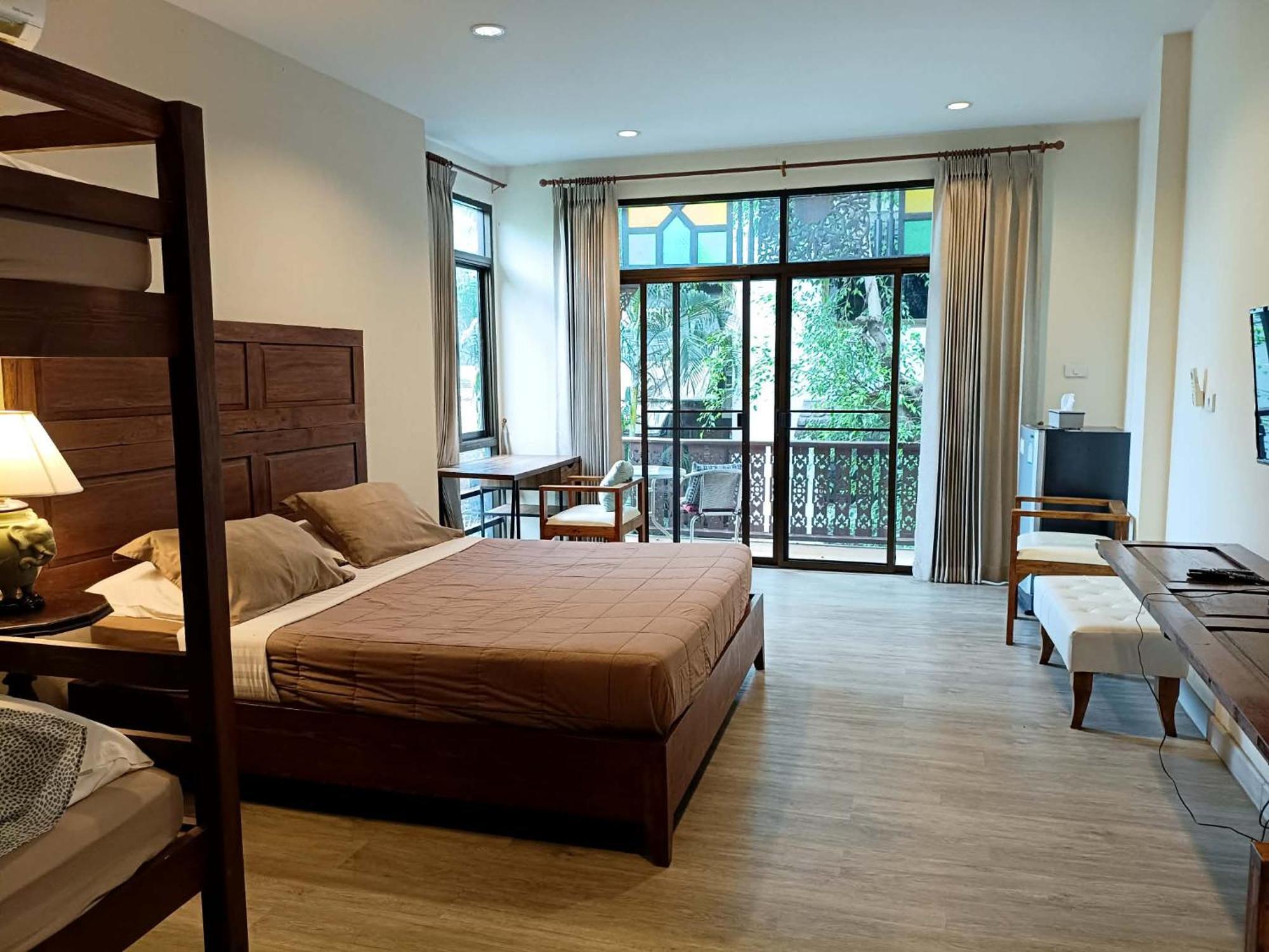 Deluxe Family Room