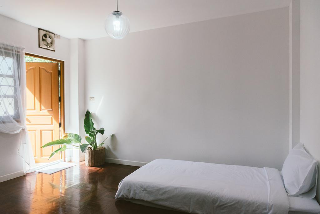 Standard Double Room with Shared Bathroom
