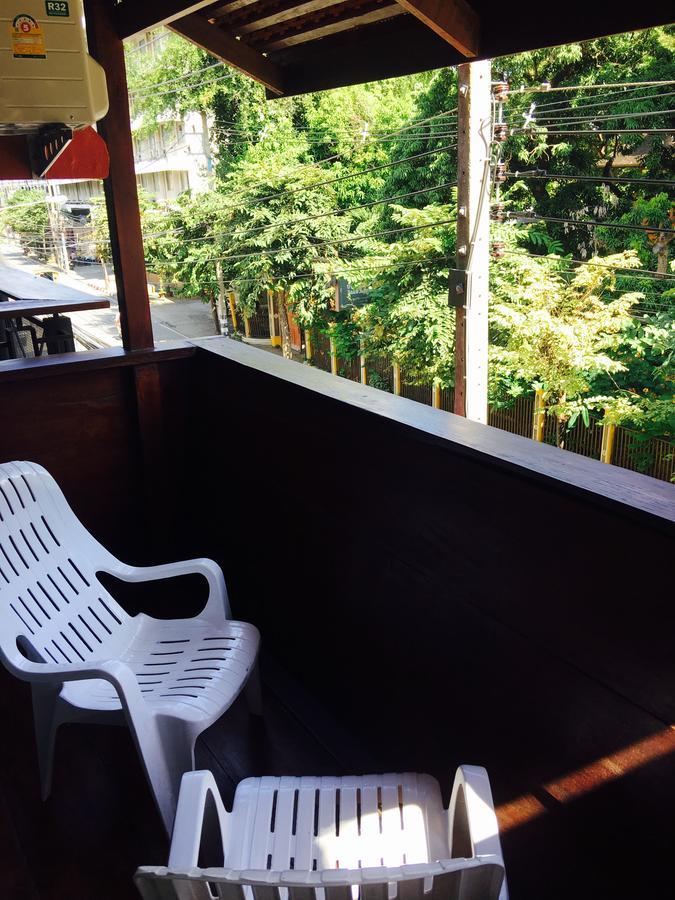 Twin Room with Private External Bathroom