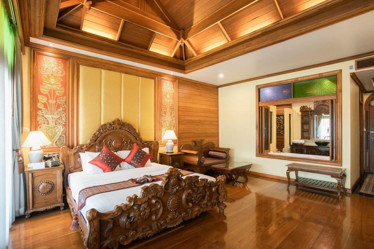 Luxury con Letto King-Size, Vasca Idromassaggio e Balcone Privato