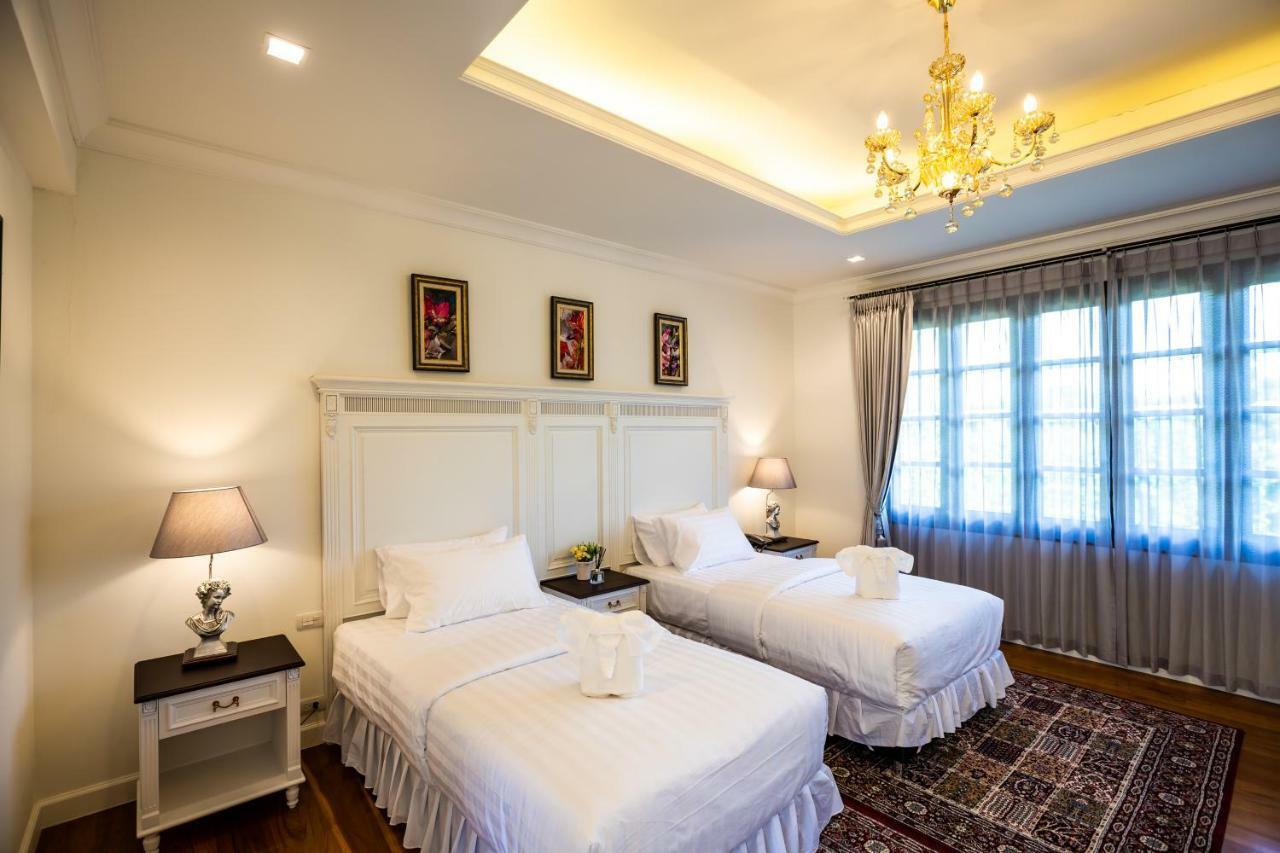 Twin Room with Pool View