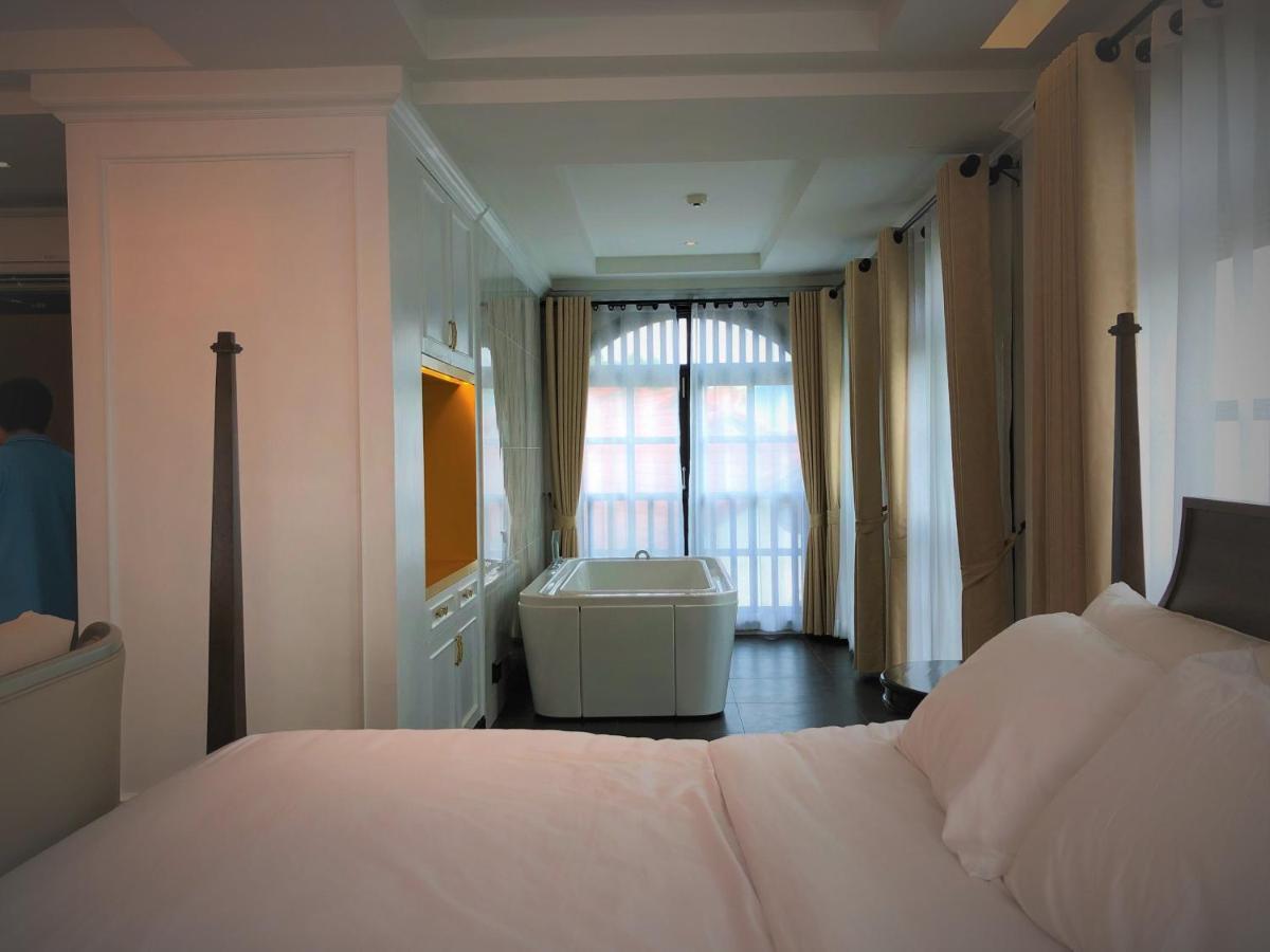 Chambre Lit King-Size avec Baignoire Spa