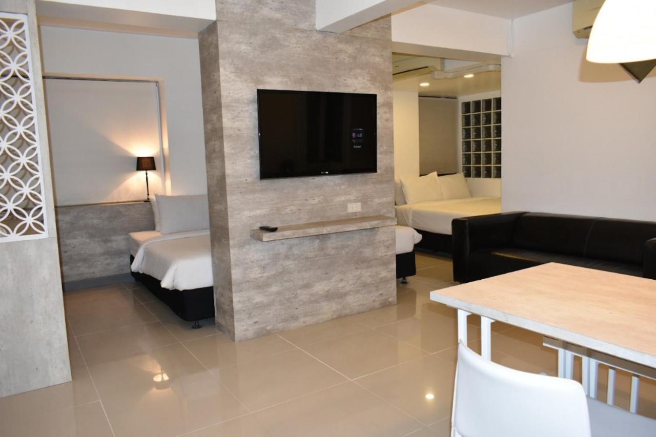 Family Room,978090781:JPEG
