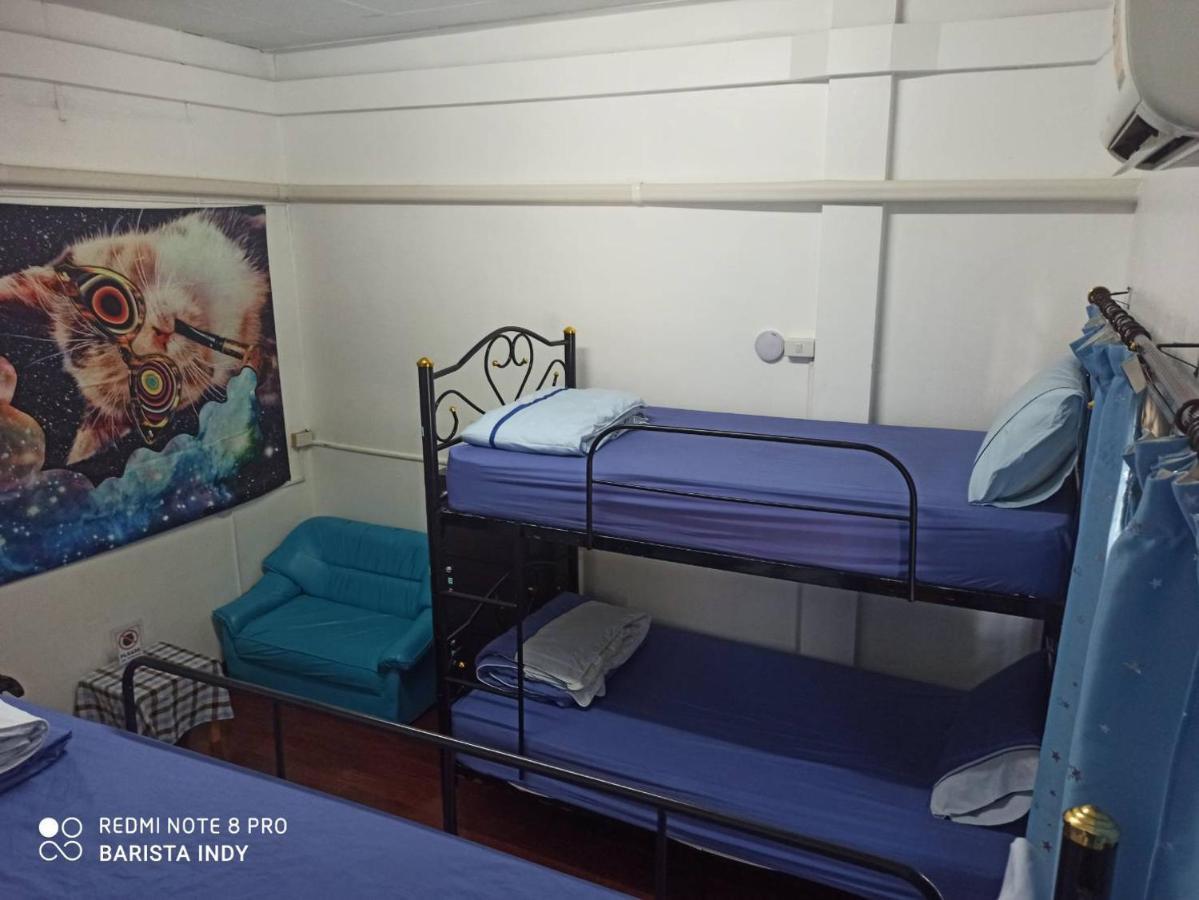 Posto Letto in Dormitorio Misto con 4 Letti
