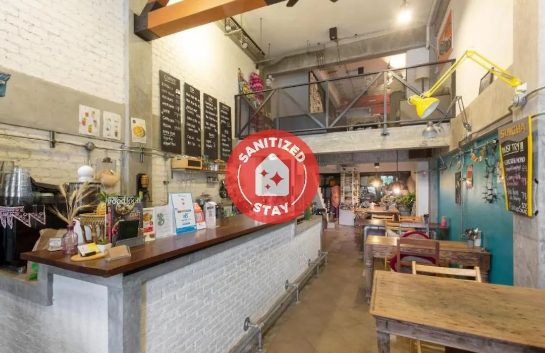 Box Hostel N Cafe-1