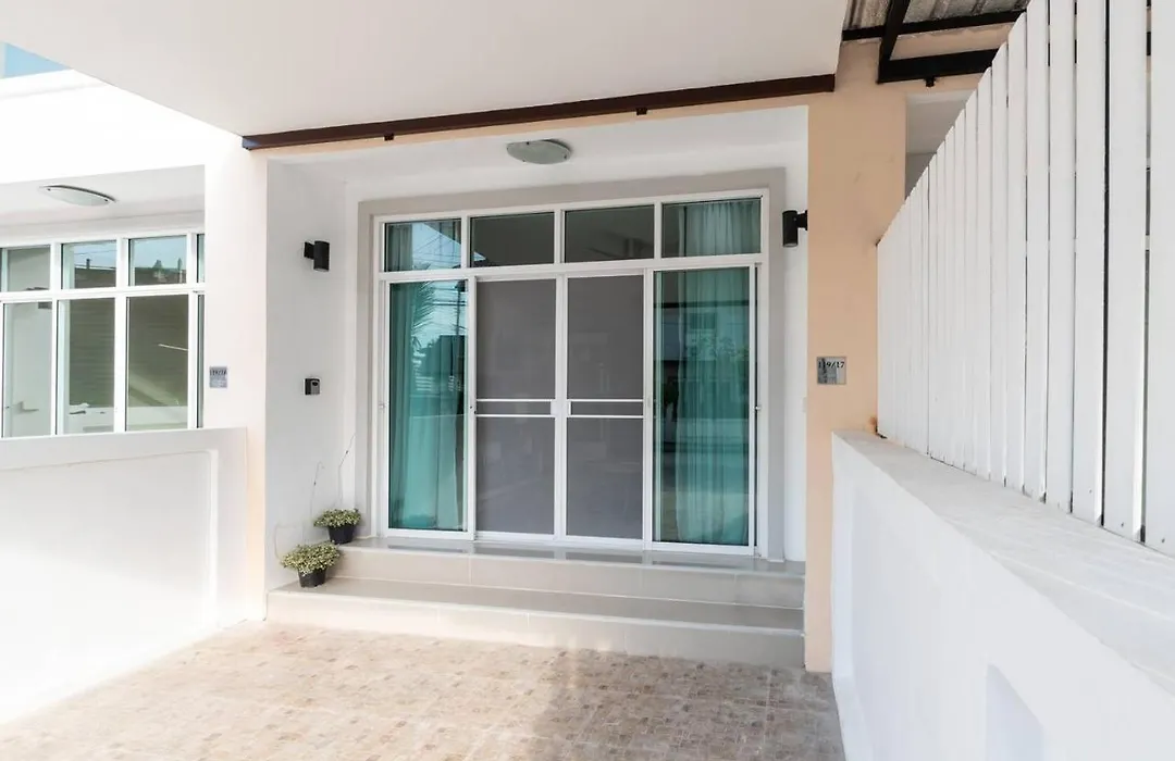 Modern Townhome At The Saturday Market And Old City-1