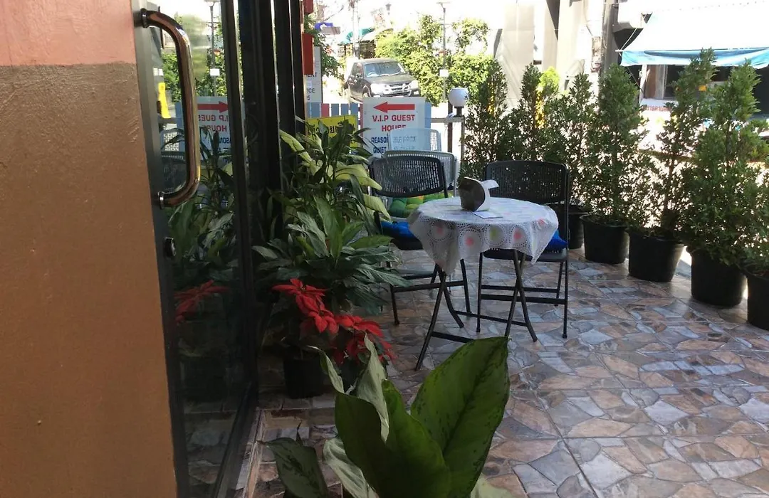V.I.P. House-1