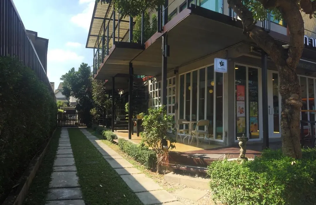 Bed Stop Hotel Chiangmai-1