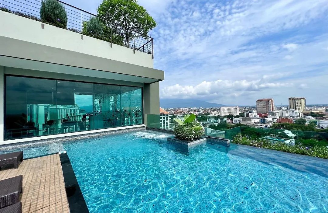 Luxury 2-Bedroom Condo With Pool & Gym-1