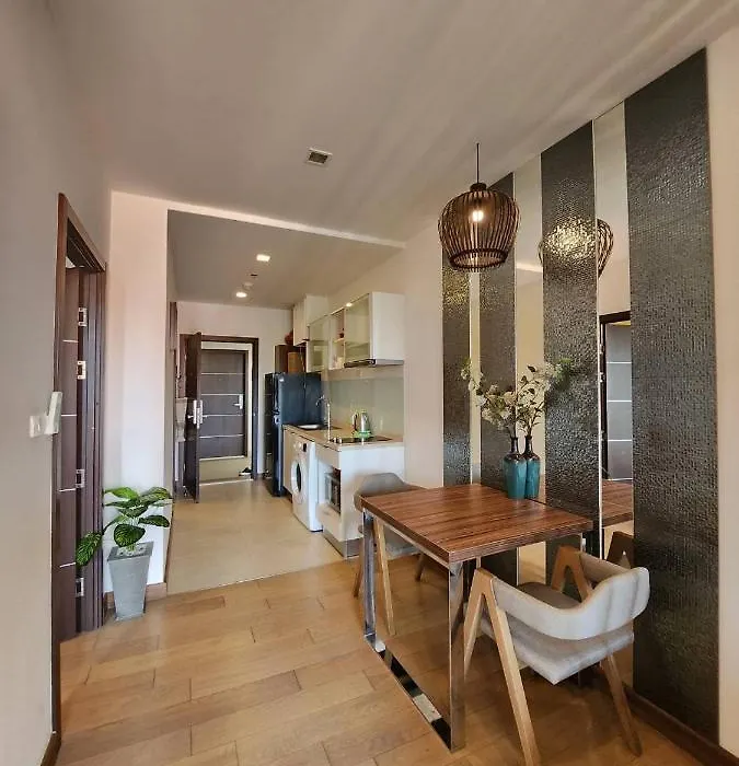 The Astra Condo Large Room 50 Sqm ,Sauna And Rooftop Pool-1