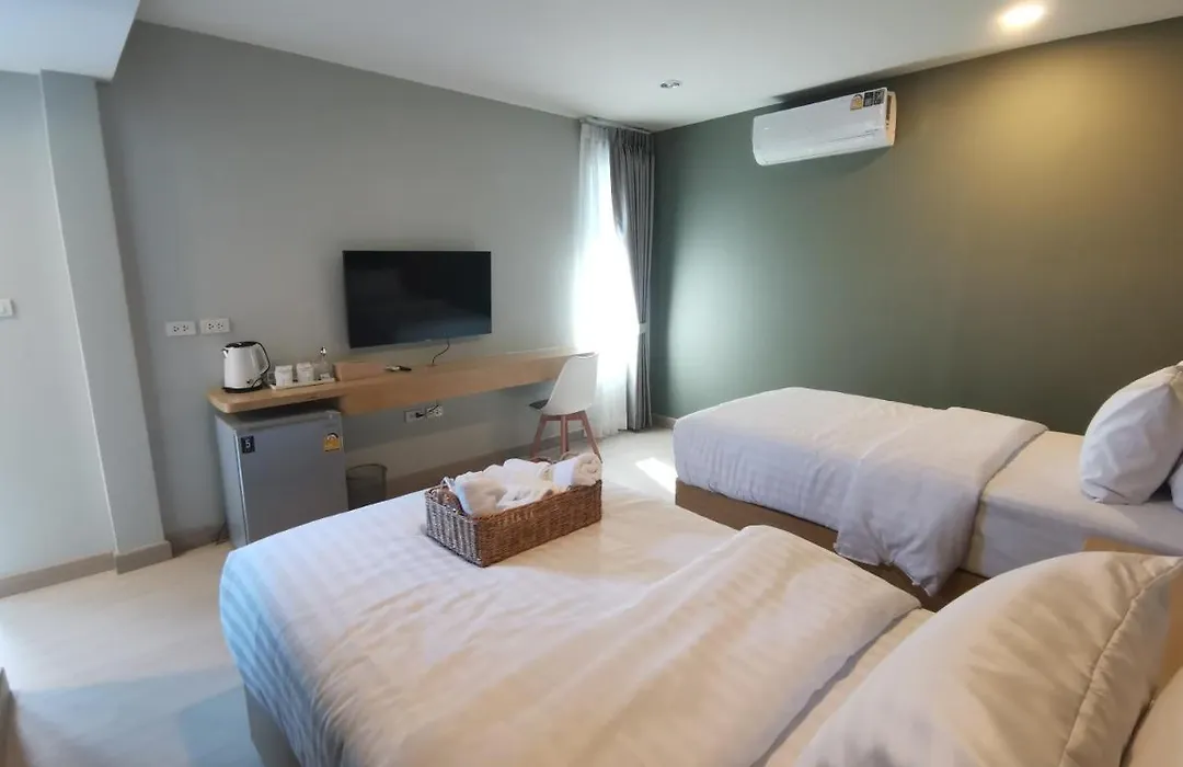Soi9 Poshtel-1