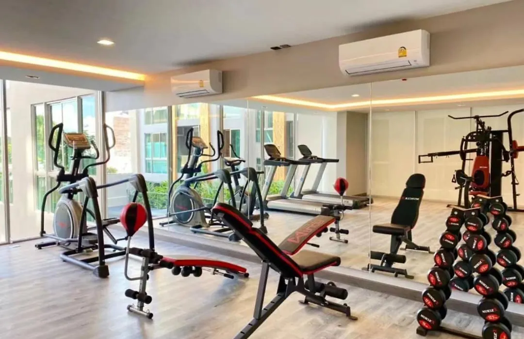 5Mins Walk To Various Night Market @Stratregic & Spacious Space At The Erawan Condo- 8Pax With Bathub-1