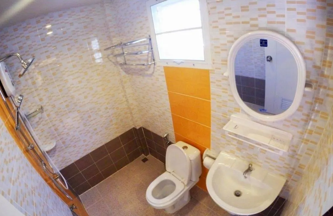 Cozy Homestay Near Airport & Shopping Malls-1