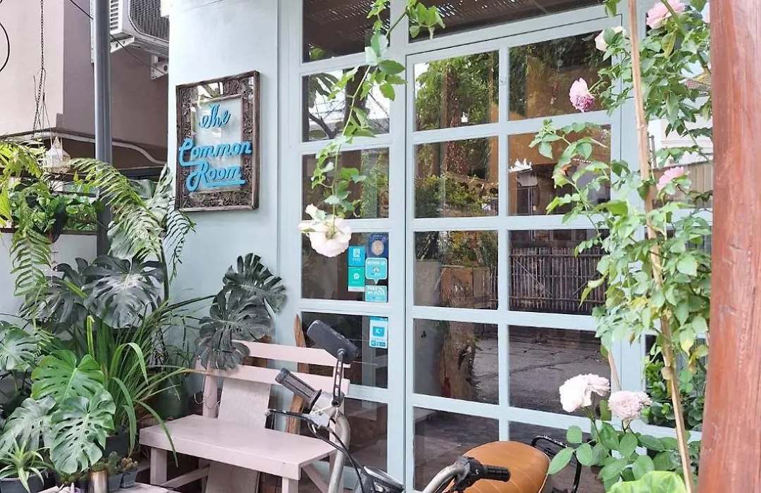 The Commonroom Cnx-1