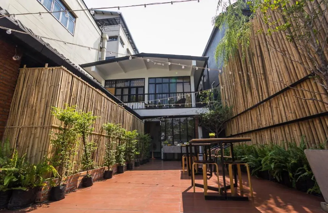 Z'S Hostel At Tha Phae Gate-1