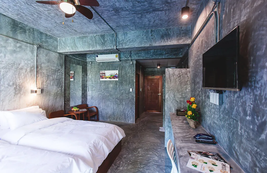 Stucco Loft Residency-1