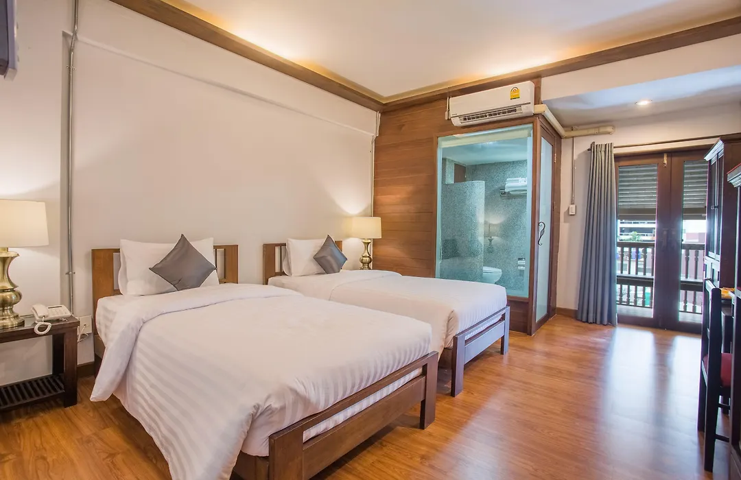 Night Bazaar Inn-1