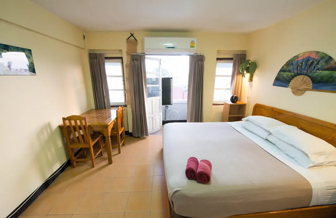 Funky Monkey Guesthouse And Tour-1
