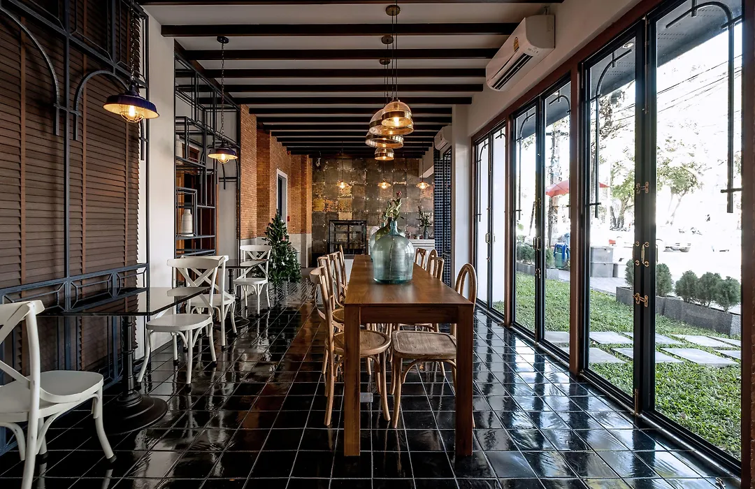 Khunluang Hostel (Adults Only)-1