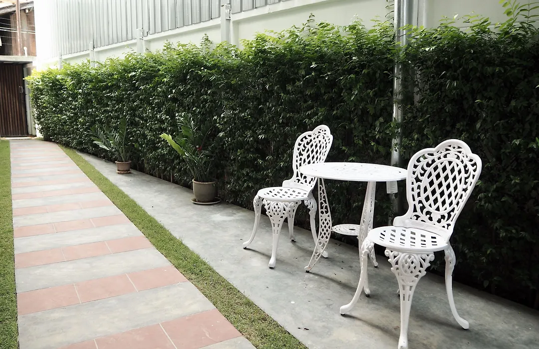 Bua House Poshtel-1