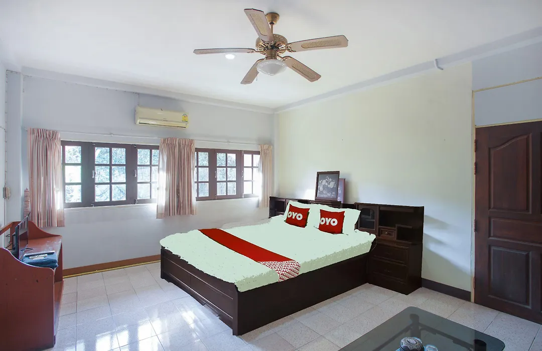 Oyo 75357 Thipsiri Home-1