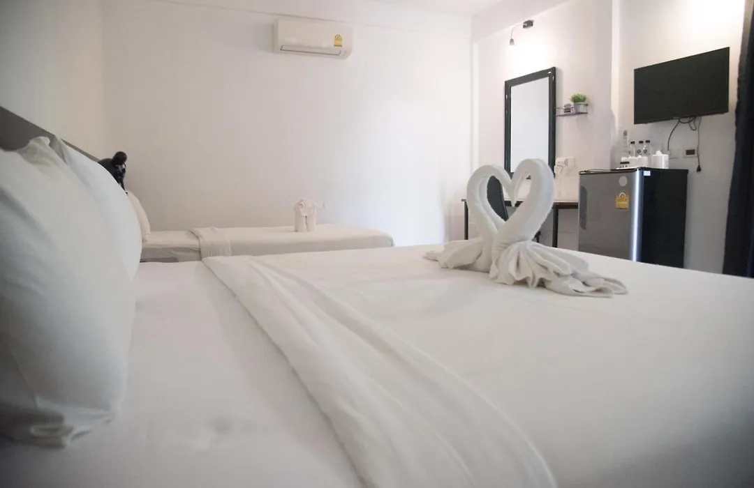 Azz Hotel-1