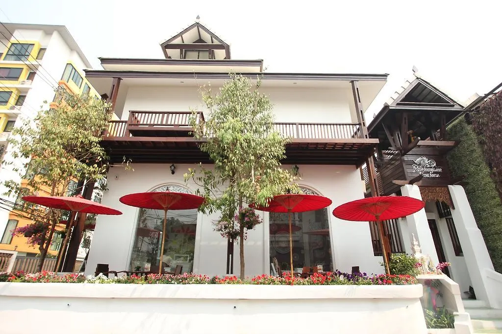 Ratchiangsaen Flora House-1