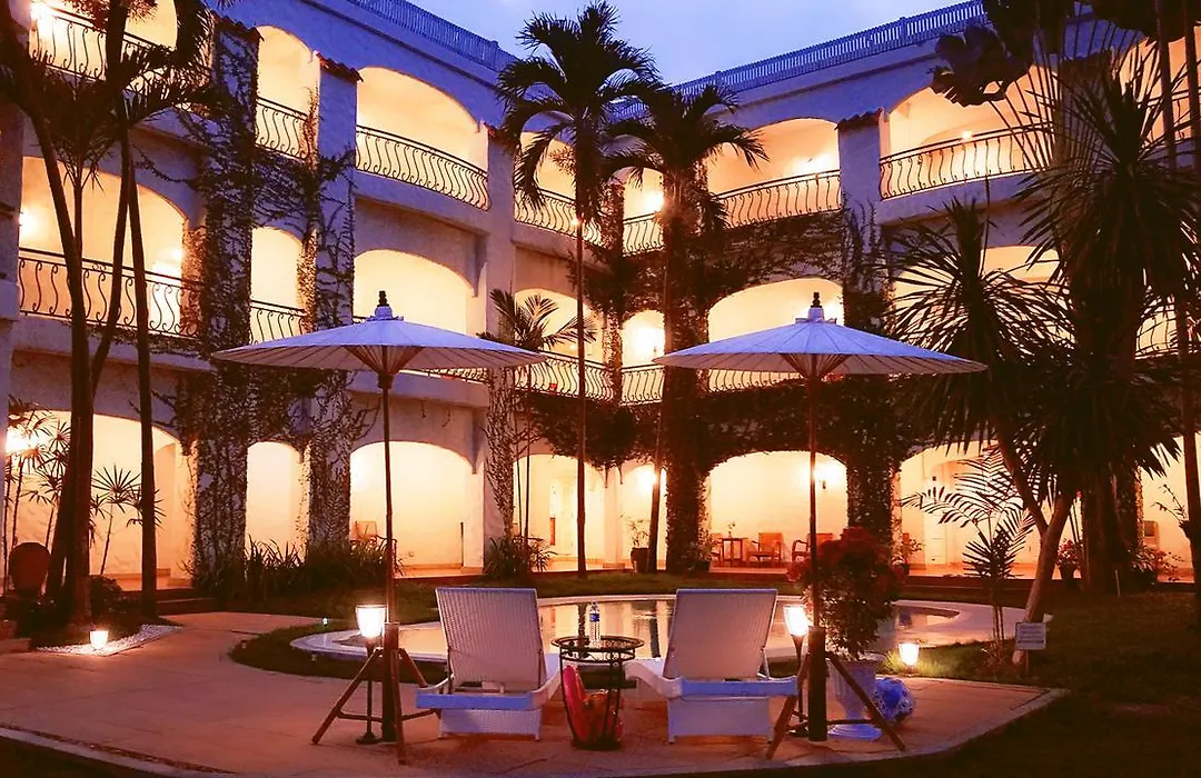 Palm Springs Hotel-1