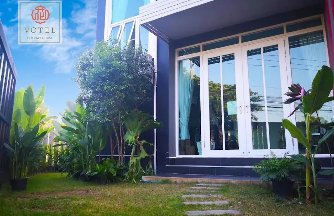 Votel Holiday House-1