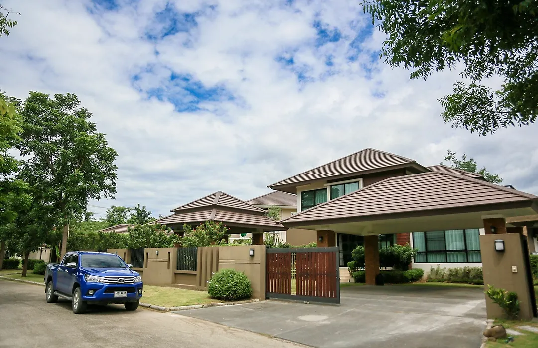 Moin 1617 Luxury Double-Pool Villa-1