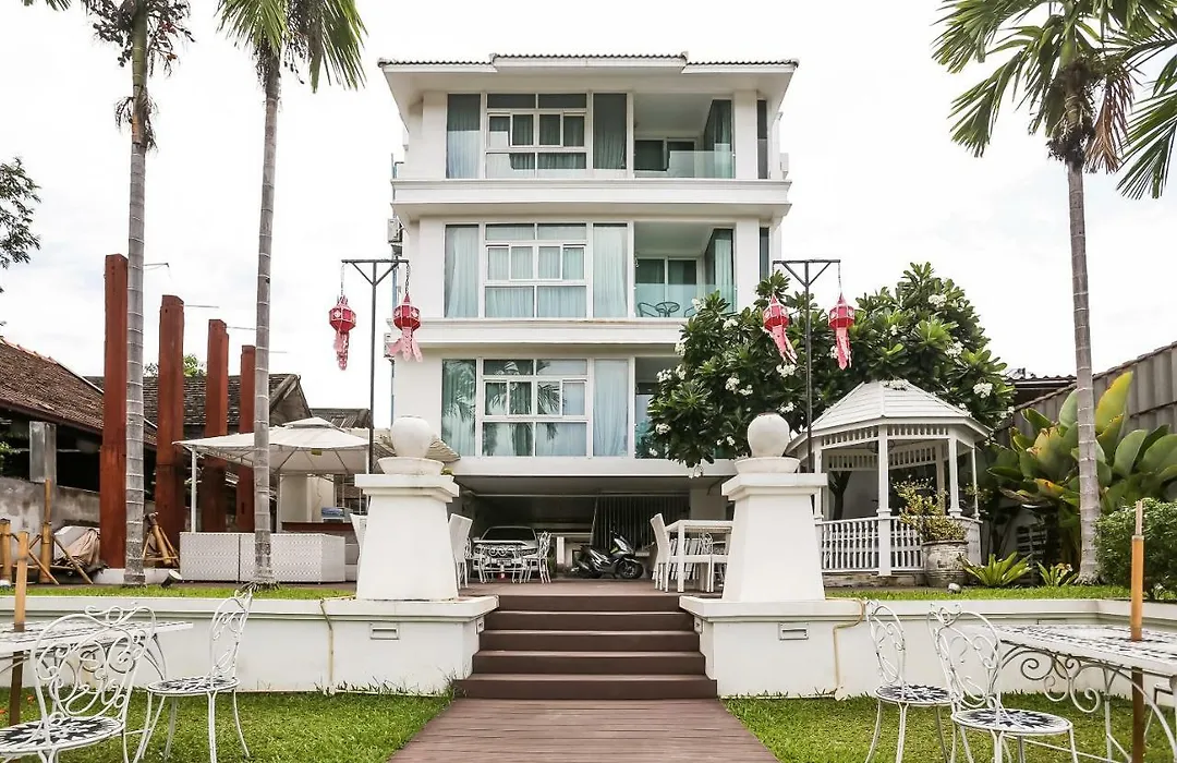 B2 Riverside Colonial Hotel-1