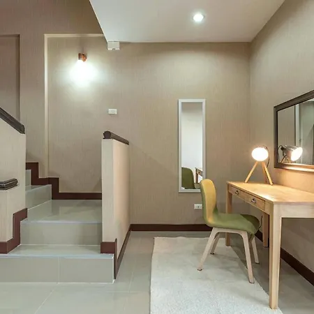 Modern Townhome At The Saturday Market And Old City-3