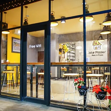 Family Room For 5 Pax Near Thapae Gate-2