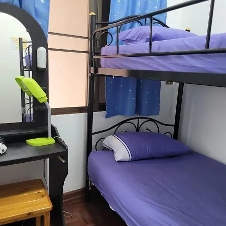La Maison Verte Hostel-3