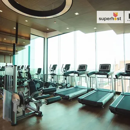 Modern 2-Bedroom Condo With Pool & Gym-2