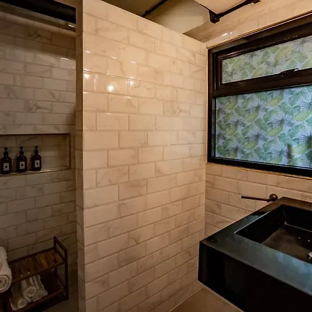 Luxury Industrial Flat 5 Mins From Nimman-3