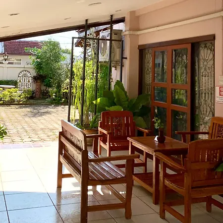 Cozy Homestay Near Airport & Shopping Malls-2