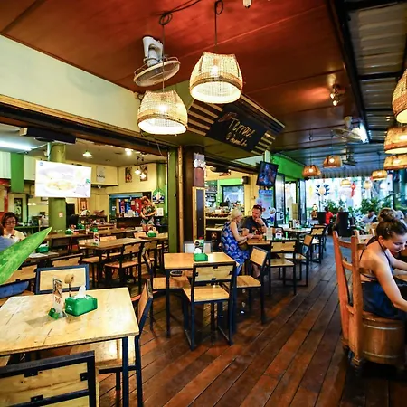 Family Room For 5 Pax Near Thapae Gate-3