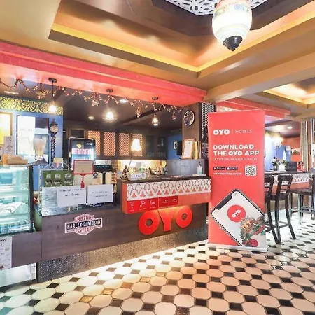 Oyo 995 Blue Cafe Apartment-2