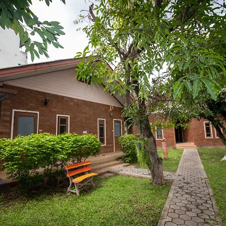 Gongkaew Huenkum-3