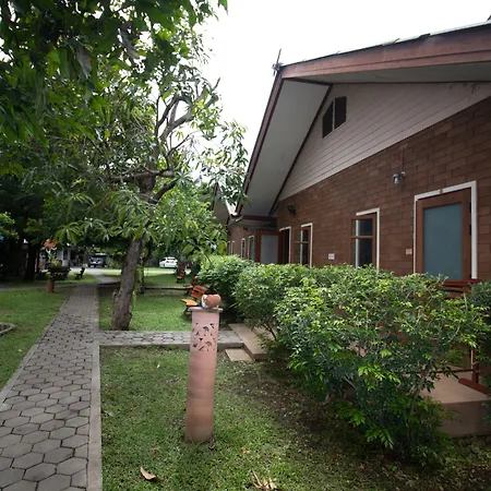 Gongkaew Huenkum-2