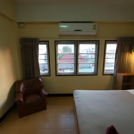 Funky Monkey Guesthouse And Tour-2